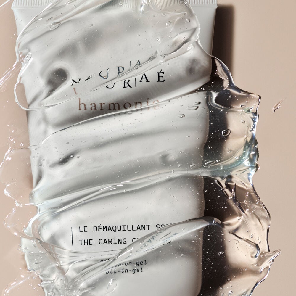 neura&eacute; caring cleanser texture and packaging