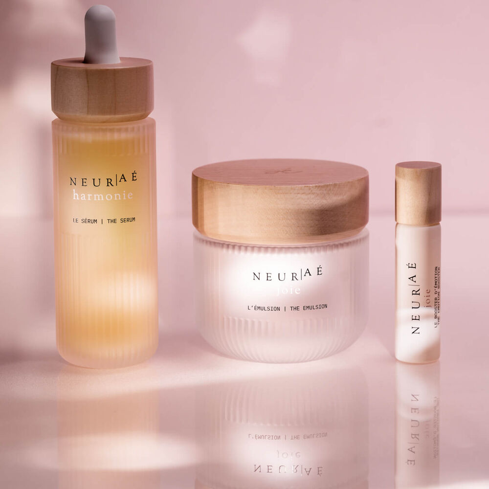 le sérum harmonie Neuraé, l'émulsion joie Neuraé et le roll-on joie Neuraé